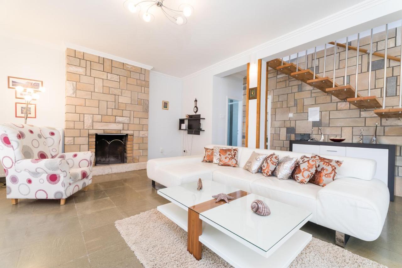 Waterfront Villa With Pool Vela Luka Εξωτερικό φωτογραφία