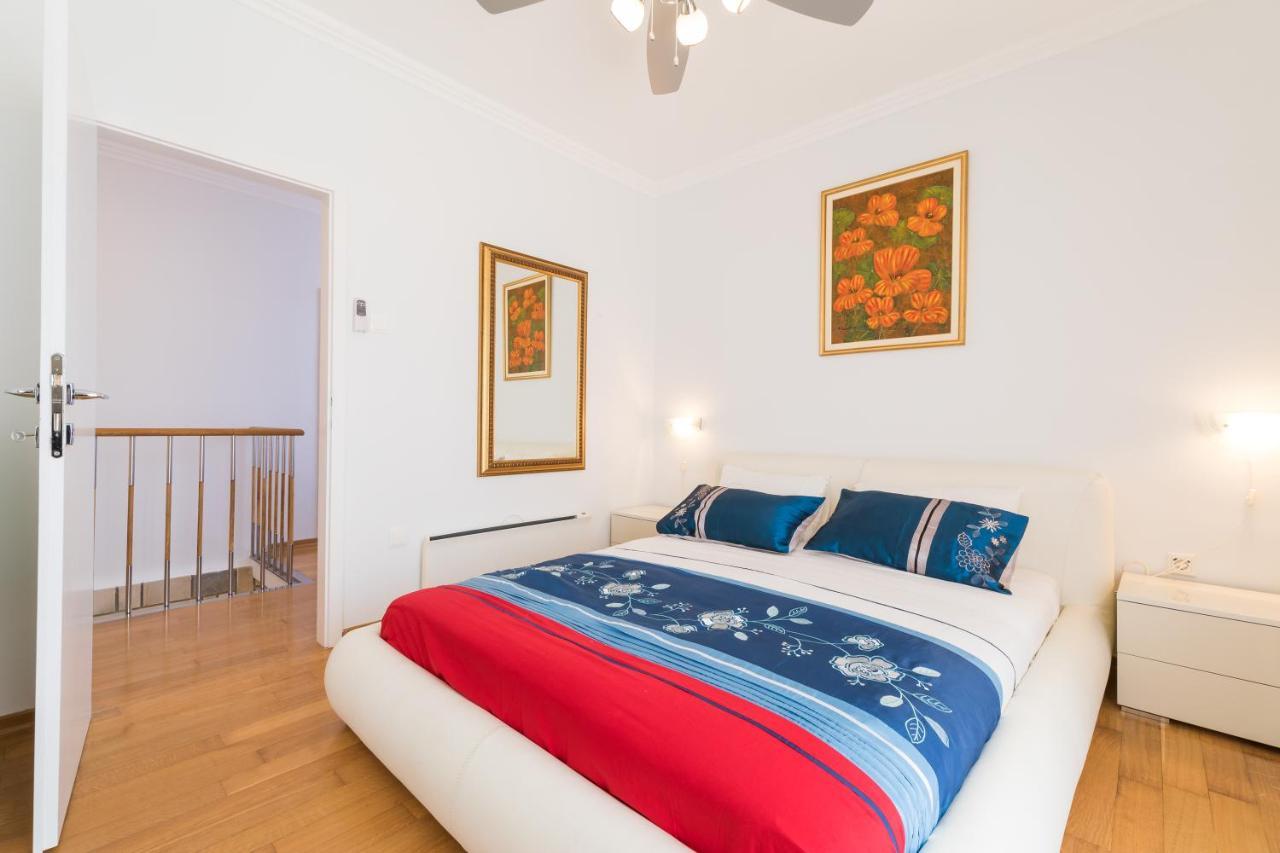 Waterfront Villa With Pool Vela Luka Εξωτερικό φωτογραφία