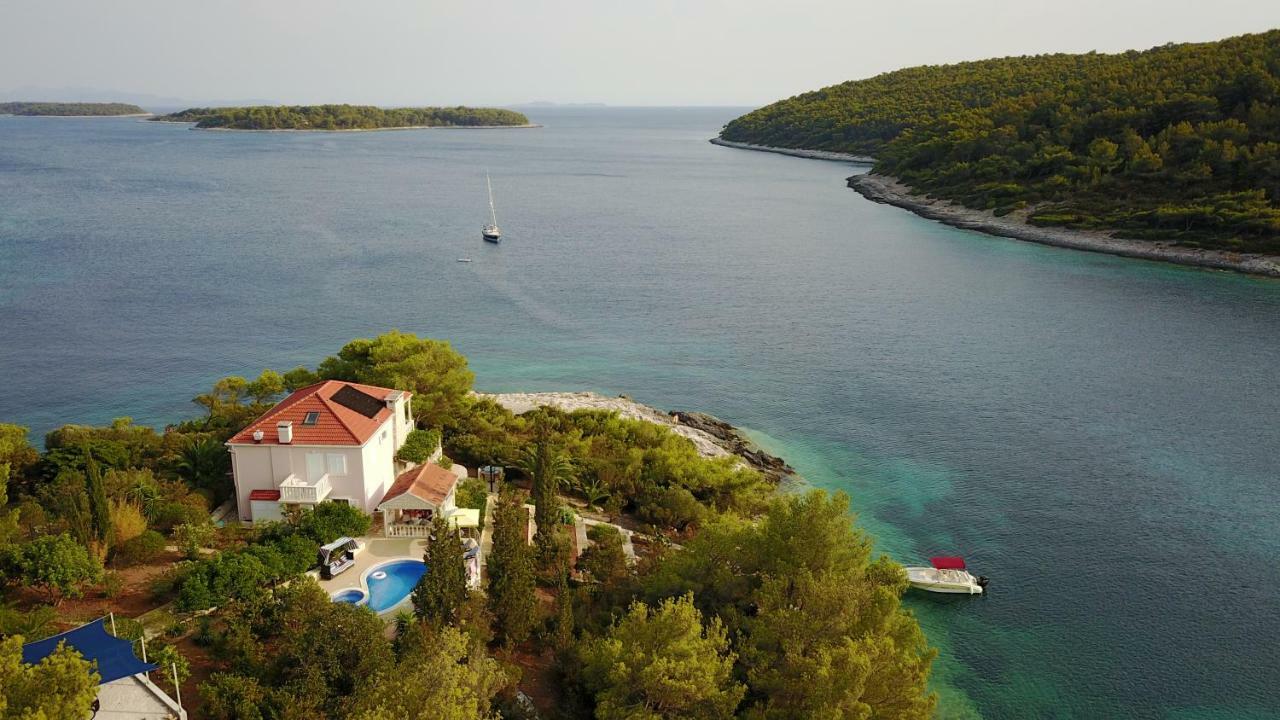 Waterfront Villa With Pool Vela Luka Εξωτερικό φωτογραφία