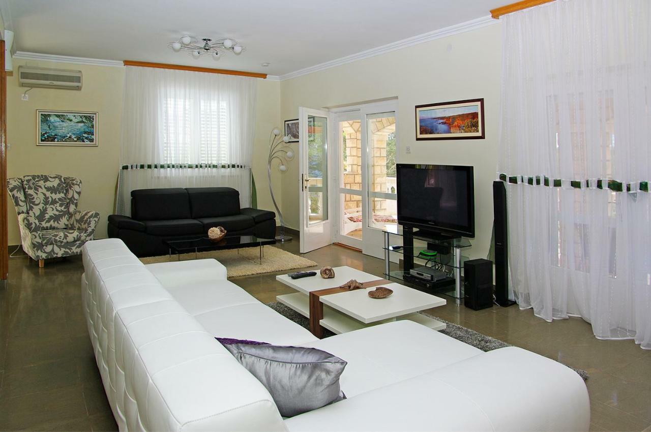 Waterfront Villa With Pool Vela Luka Εξωτερικό φωτογραφία